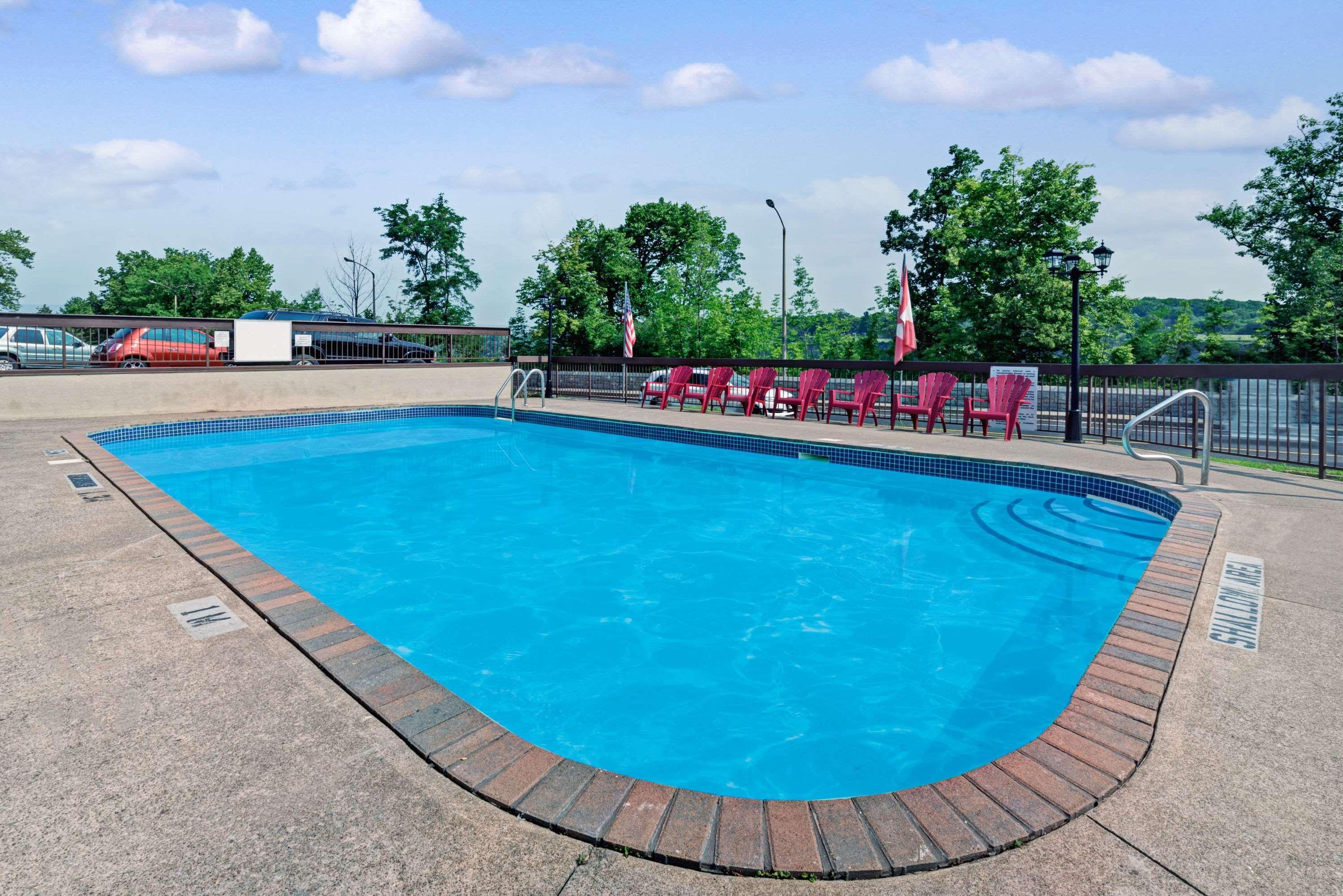 Super 8 By Wyndham Niagara Falls North Экстерьер фото
