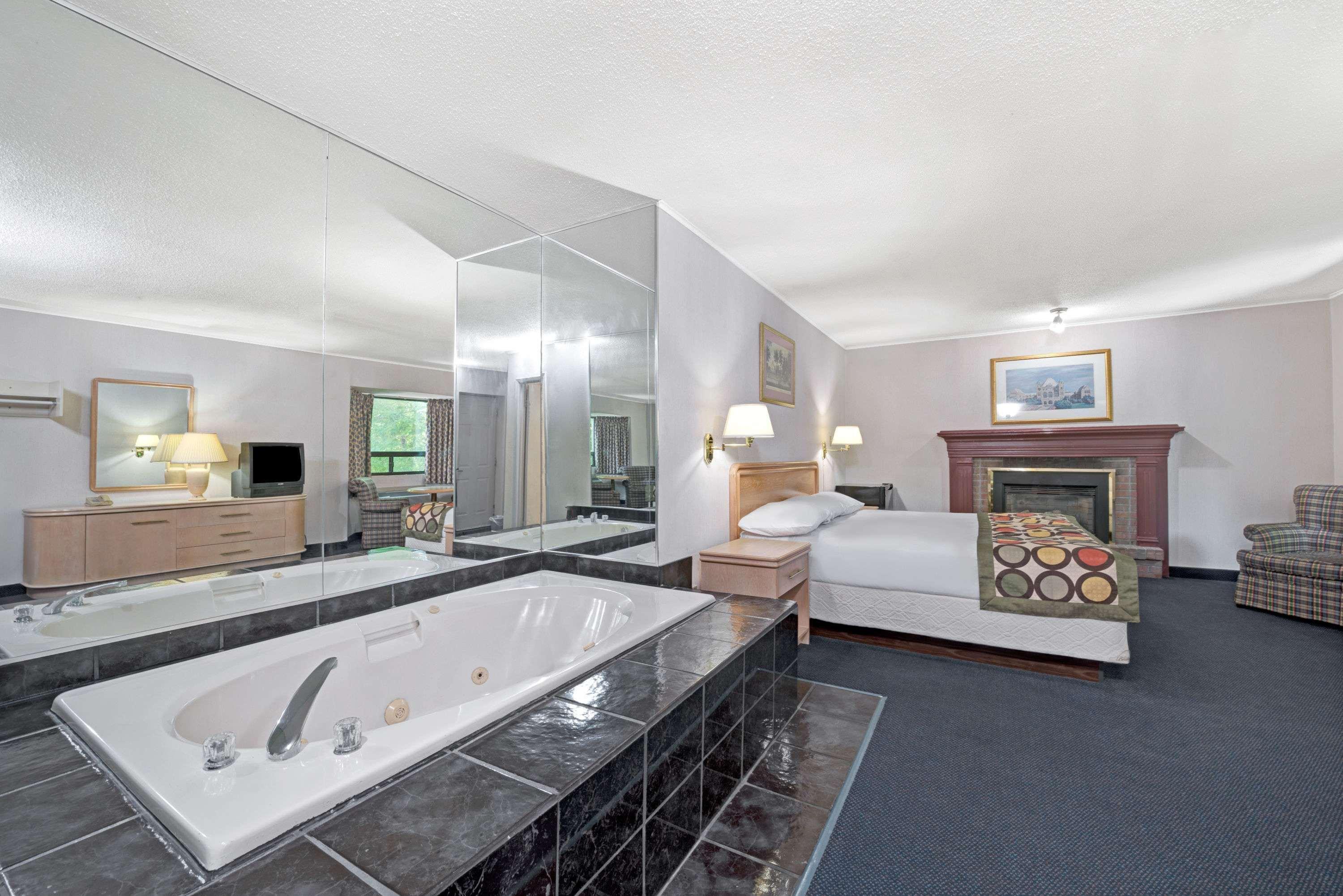 Super 8 By Wyndham Niagara Falls North Экстерьер фото